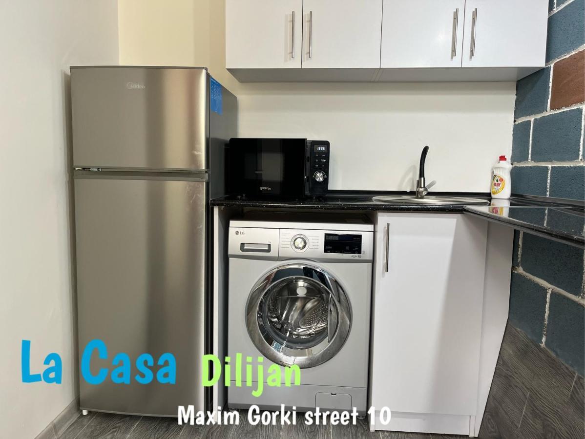 Hostel La Casa Dilidzjan Buitenkant foto