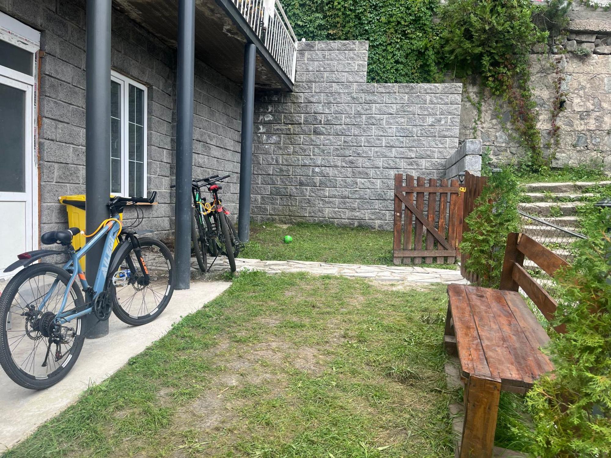 Hostel La Casa Dilidzjan Buitenkant foto